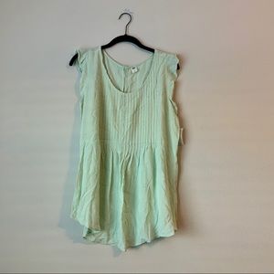 Old Navy Flutter Sleeve Keyhole Back Blouse